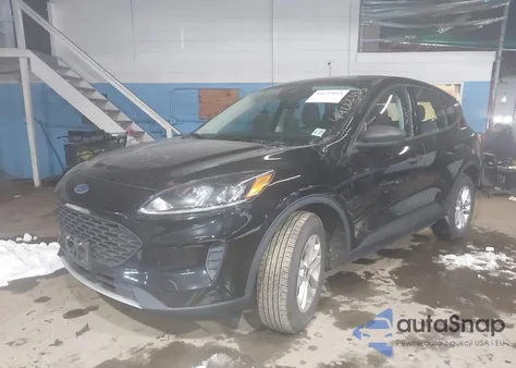 2022 Ford Escape S z USA, uszkodzony, nr VIN 1FMCU9F65NUB64633